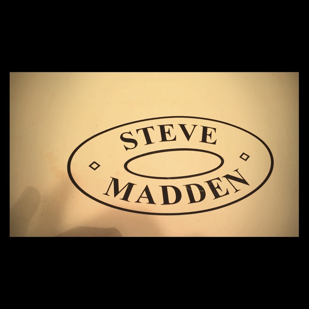 Steve Madden Women patent leather high heel shoes.